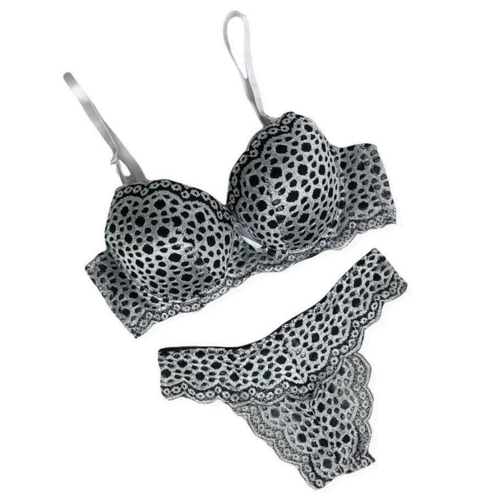 Julexy Lace Set Bra/Pantie Thong/String Black/White Women's Intimates.